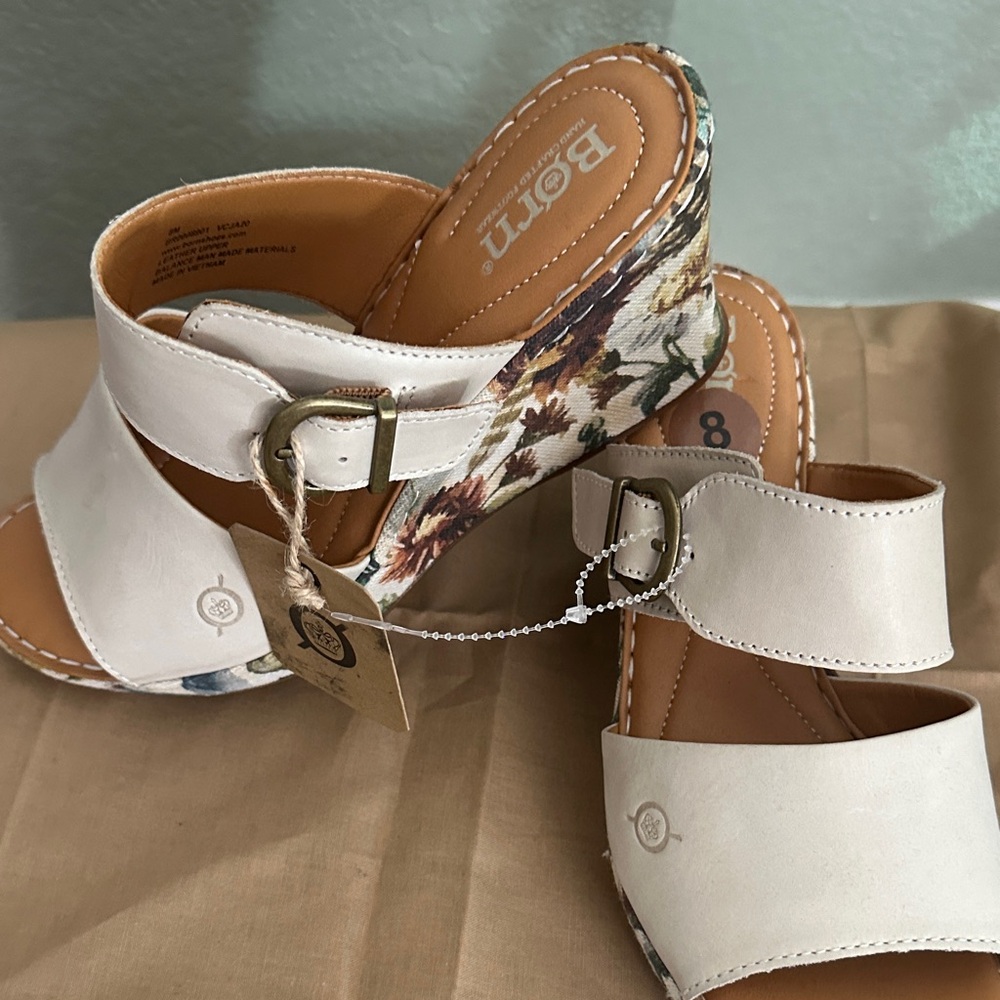 New-Born Women's Cream Floral Wedge Sandals size 8